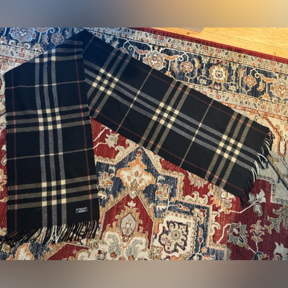 Burberry Cashmere Scarf Black Nova Check 6 Feet 8 Inches Large Scarf - Picture 1 of 3
